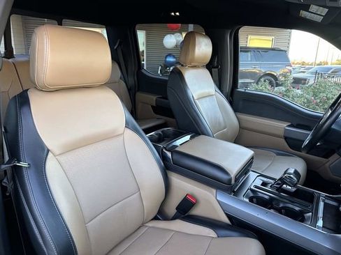 Used 2023 Ford F150 Lariat w/ Trailer Tow Package image 12