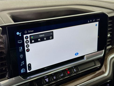 Used 2024 Chevrolet Silverado 3500 LT w/ Convenience Package image 13