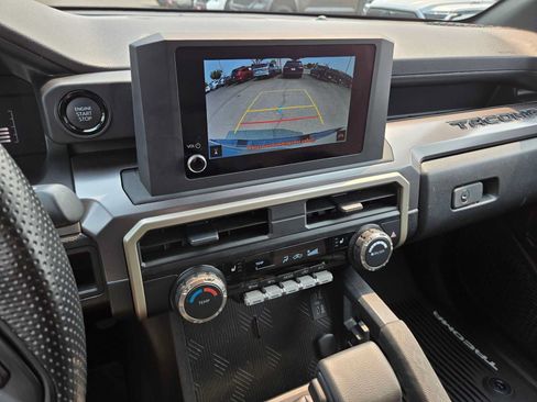 Certified 2026 Toyota Tacoma SR5 AWD/4WD image 25