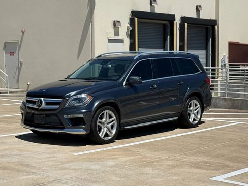 Used 2013 Mercedes-Benz GL 550 4MATIC image 3