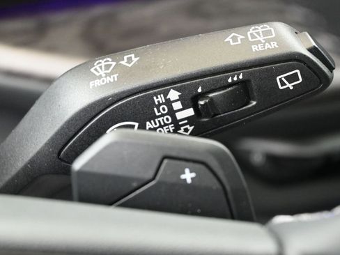 Certified 2025 Audi Q5 Premium w/ Convenience Package image 29