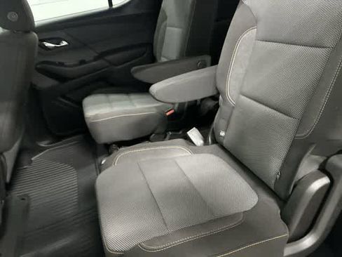 Used 2018 Chevrolet Traverse LT FWD image 11