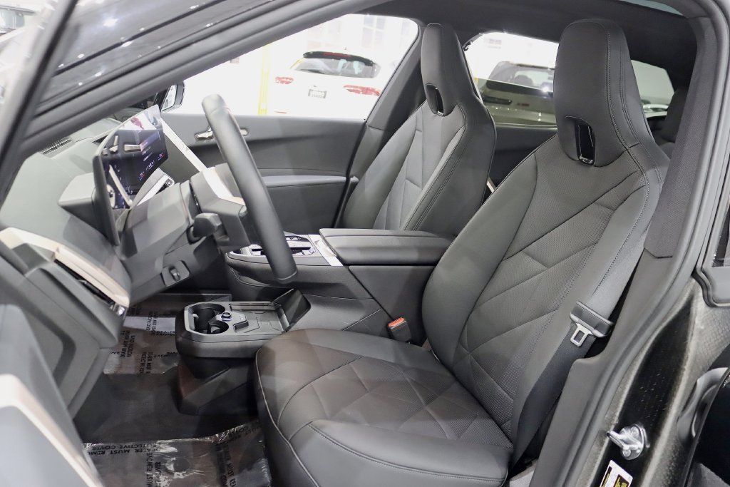 Used 2025 BMW iX xDrive50 w/ Premium Package AWD/4WD image 29