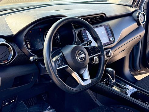 Used 2023 Nissan Kicks SV image 4