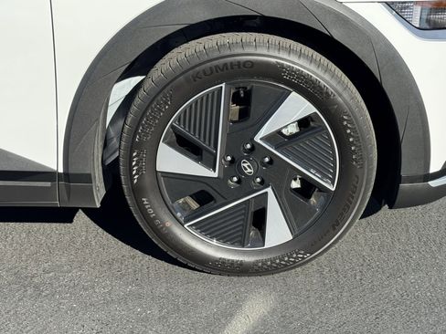 Used 2025 Hyundai Ioniq 5 SE image 12