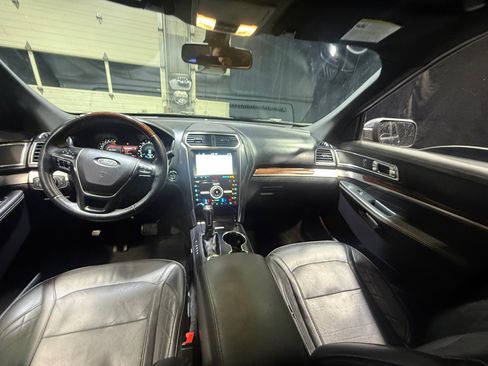 Used 2018 Ford Explorer Platinum AWD/4WD image 20