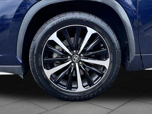 Used 2022 Toyota Highlander XSE FWD image 21