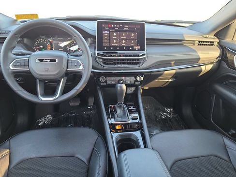 Used 2024 Jeep Compass Latitude w/ Altitude Special Edition AWD/4WD image 12