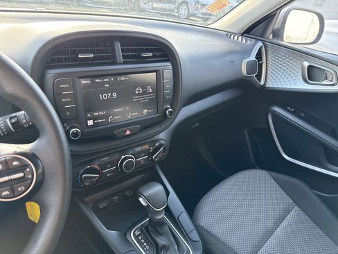 Used 2024 Kia Soul LX w/ Option Group 015 image 22