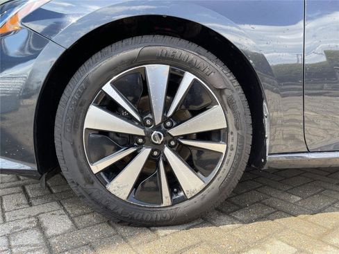 Used 2019 Nissan Altima 2.5 SL FWD image 10
