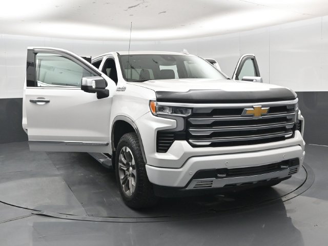 Used 2024 Chevrolet Silverado 1500 High Country w/ Z71 Off-Road Package AWD/4WD image 59