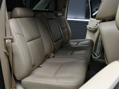 Used 2009 Cadillac Escalade EXT AWD/4WD image 37