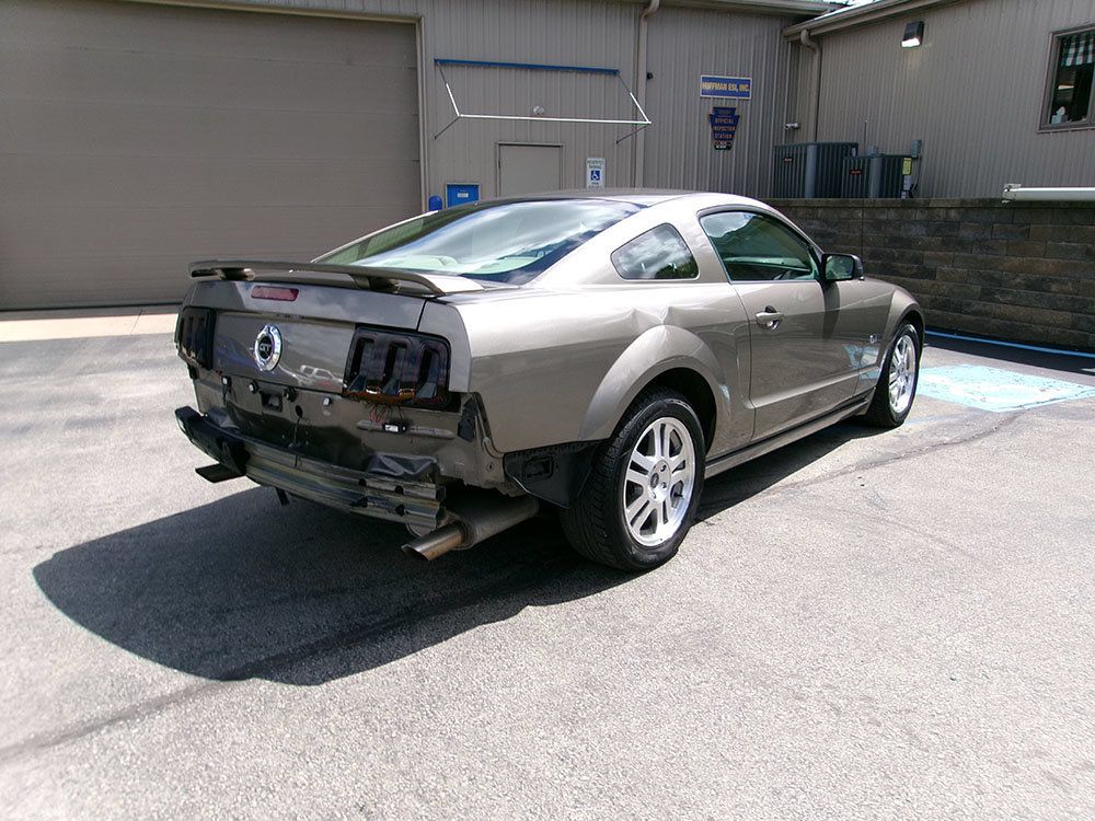 Used 2005 Ford Mustang GT RWD image 1