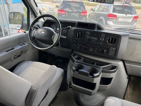 Used 2011 Ford E-150 and Econoline 150 image 17