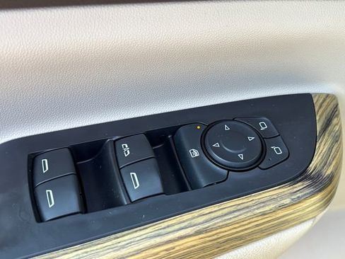 Certified 2019 GMC Acadia Denali w/ Technology Package AWD/4WD image 16