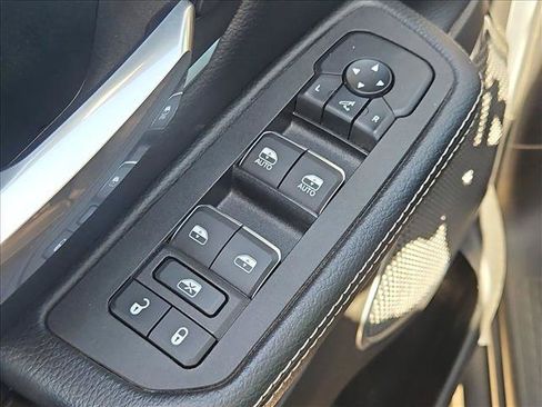 Used 2025 RAM 1500 Laramie AWD/4WD image 10
