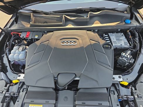 Used 2023 Audi Q7 3.0T Premium AWD/4WD image 27