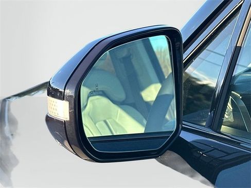 Used 2023 Rivian R1S Adventure image 28