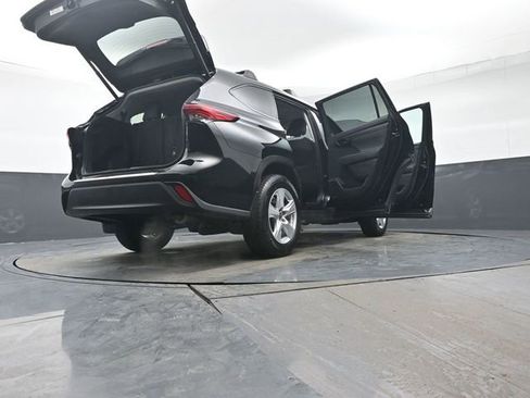 Certified 2022 Toyota Highlander LE image 50