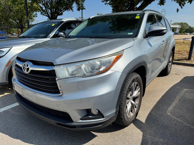 Used 2015 Toyota Highlander XLE AWD/4WD image 3