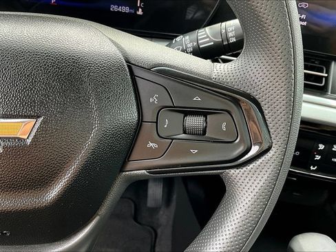 Used 2025 Chevrolet Trax LT FWD image 13