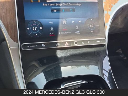 Used 2024 Mercedes-Benz GLC 300 4MATIC image 23
