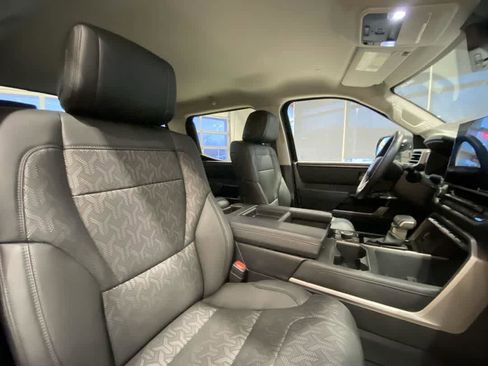 Used 2024 Toyota Tundra Limited image 25