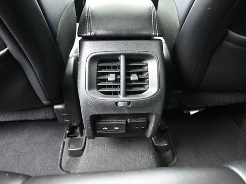 Used 2019 Jeep Cherokee Limited image 23