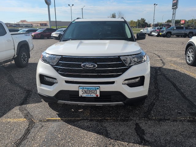 Used 2020 Ford Explorer XLT w/ Equipment Group 202A AWD/4WD image 2