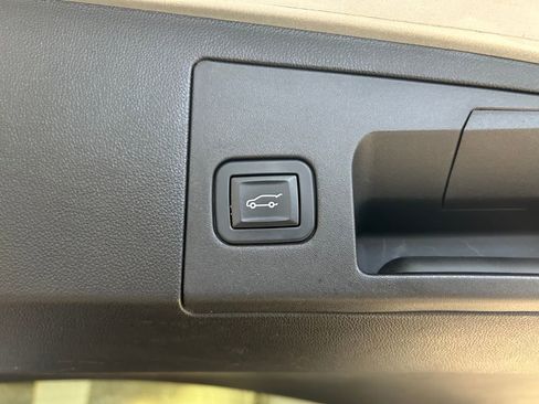 Used 2019 Cadillac XT5 Luxury image 30