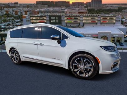 New 2026 Chrysler Pacifica Pinnacle
