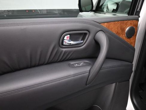 Used 2024 Nissan Armada SL w/ Captain's Chairs Package RWD image 16