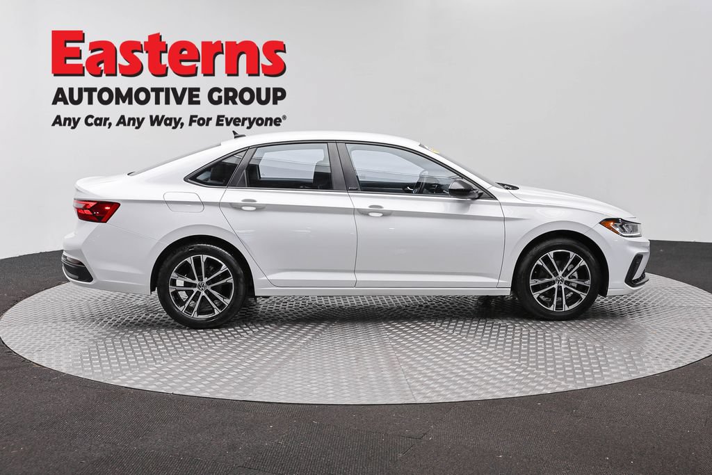 Used 2025 Volkswagen Jetta Sport FWD image 6