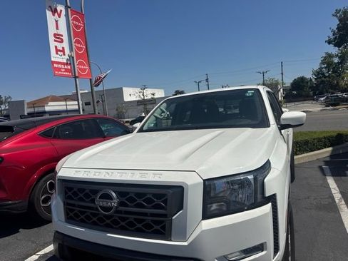 Certified 2024 Nissan Frontier SV w/ SV Convenience Package RWD image 1