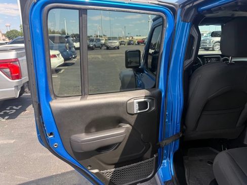 Used 2023 Jeep Wrangler Unlimited w/ Cold Weather Group AWD/4WD image 36