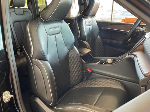 Used 2022 Jeep Grand Cherokee Summit w/ Advanced Protech Group IV AWD/4WD image 27