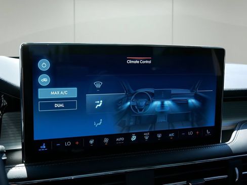 Used 2025 Lincoln Corsair AWD w/ Equipment Group 101A image 21