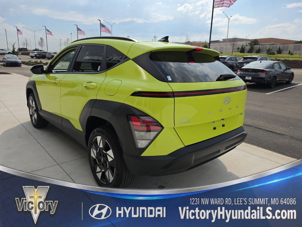 Used 2024 Hyundai Kona SEL AWD/4WD image 3