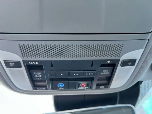 Used 2017 Acura TLX w/ Technology Package image 22