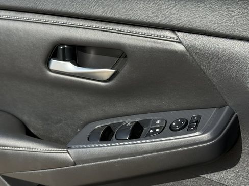 Used 2025 Nissan Sentra SV FWD image 24