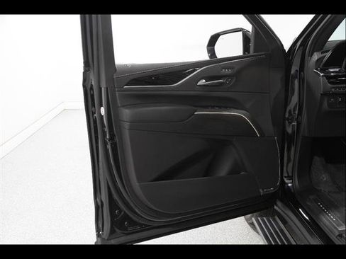 Used 2022 Cadillac Escalade Sport w/ Touring Package AWD/4WD image 4