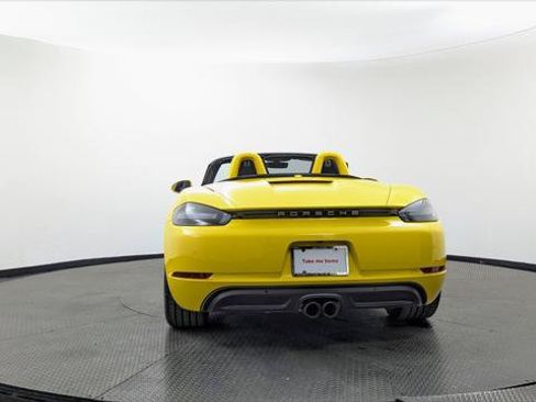 Used 2018 Porsche 718 Boxster RWD image 7