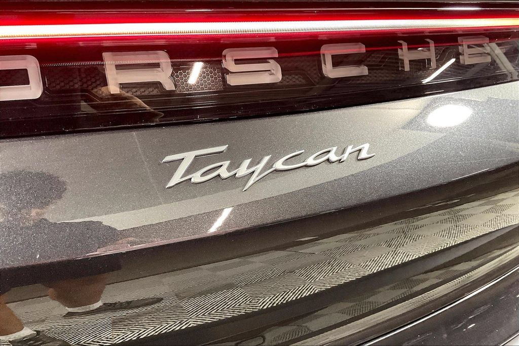 Used 2023 Porsche Taycan RWD image 31
