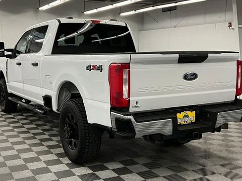 Used 2023 Ford F250 XLT AWD/4WD image 3