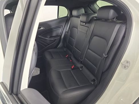 Used 2018 Mercedes-Benz GLA 250 image 18