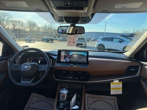New 2026 Nissan Rogue Platinum w/ Tech Package AWD/4WD image 13