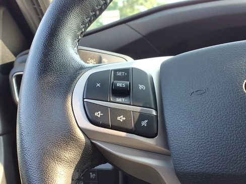 Used 2020 Ford Explorer XLT w/ Equipment Group 202A AWD/4WD image 27