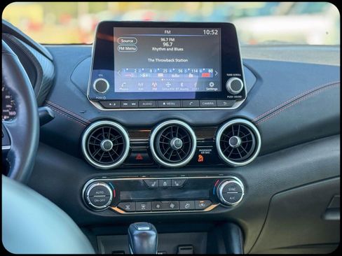 Used 2024 Nissan Sentra SR w/ SR Premium Package image 11