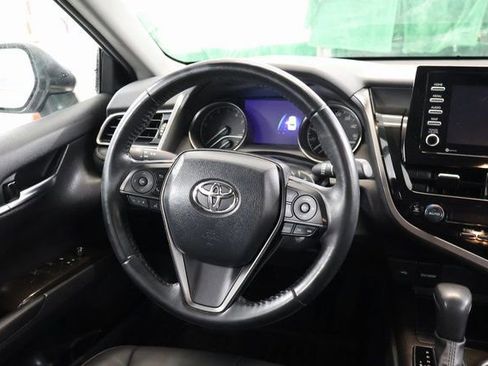Used 2022 Toyota Camry SE image 15