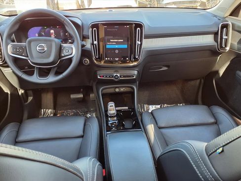 Certified 2024 Volvo XC40 B5 Plus image 16